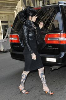 Katherine von Drachenberg feet photo thumbnail