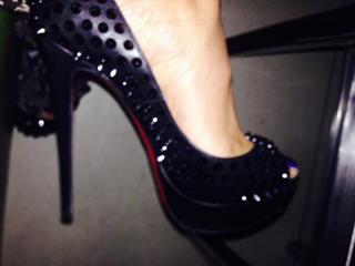 Angela Yee feet photo thumbnail