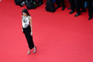 Kendall Jenner feet photo thumbnail