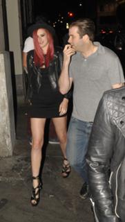 Rumer Willis feet photo thumbnail