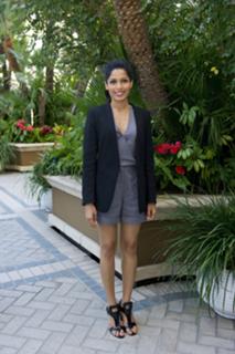 Freida Pinto feet photo thumbnail