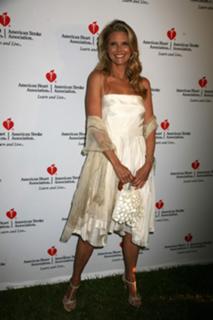 Christie Brinkley feet photo thumbnail