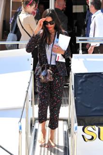 Freida Pinto feet photo thumbnail