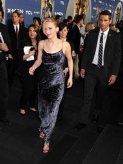Jennifer Lawrence feet photo thumbnail