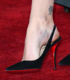 Charlize Theron feet photo thumbnail