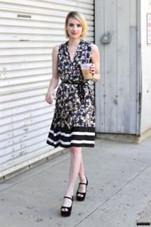 Emma Roberts feet photo thumbnail