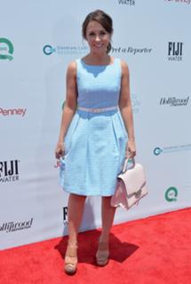 Lacey Chabert feet photo thumbnail