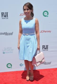 Lacey Chabert feet photo thumbnail