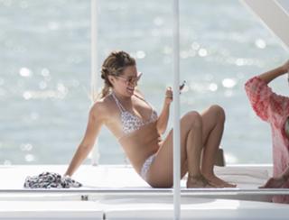 Ashley Tisdale feet photo thumbnail