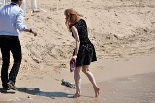 Jessica Chastain feet photo thumbnail