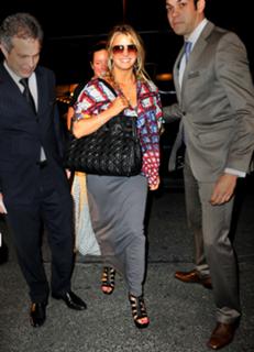 Jessica Simpson feet photo thumbnail