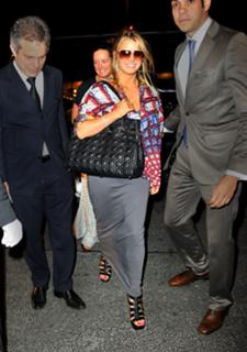 Jessica Simpson feet photo thumbnail