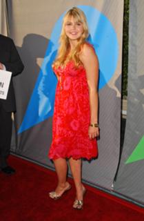 Aimee Teegarden feet photo thumbnail