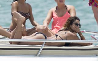 Vanessa Hudgens feet photo thumbnail