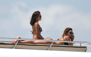 Vanessa Hudgens feet photo thumbnail