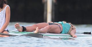 Vanessa Hudgens feet photo thumbnail