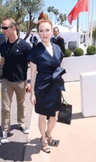 Julianne Moore feet photo thumbnail