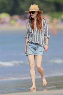 Julianne Moore feet photo thumbnail
