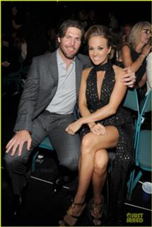Carrie Underwood feet photo thumbnail