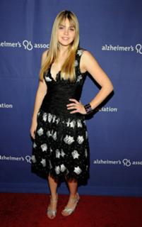 Aimee Teegarden feet photo thumbnail
