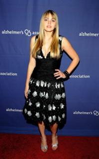 Aimee Teegarden feet photo thumbnail
