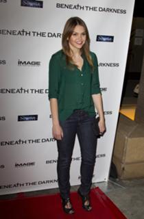 Aimee Teegarden feet photo thumbnail