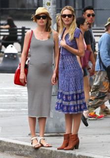 Doutzen Kroes feet photo thumbnail