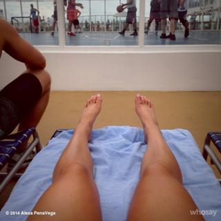 Alexa PenaVega feet photo thumbnail