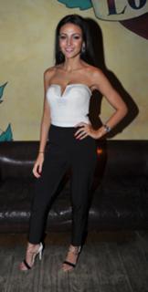 Michelle Keegan feet photo thumbnail