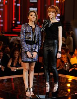 Sarah Hyland feet photo thumbnail