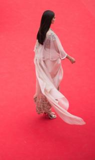 Sonam Kapoor feet photo thumbnail