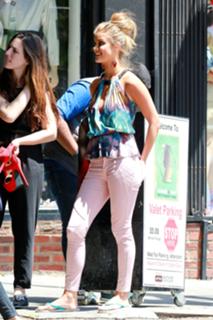 Nina Agdal feet photo thumbnail