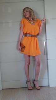 Alessia Marcuzzi feet photo thumbnail