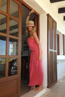 Alessia Marcuzzi feet photo thumbnail