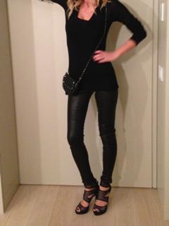 Alessia Marcuzzi feet photo thumbnail