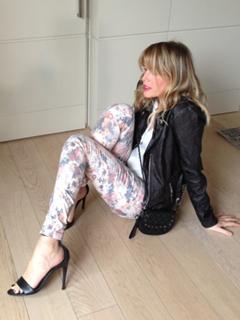 Alessia Marcuzzi feet photo thumbnail