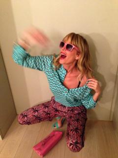 Alessia Marcuzzi feet photo thumbnail