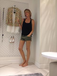 Alessia Marcuzzi feet photo thumbnail