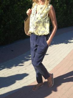 Alessia Marcuzzi feet photo thumbnail