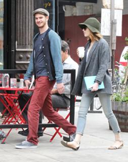 Emma Stone feet photo thumbnail