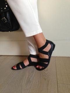 Alessia Marcuzzi feet photo thumbnail