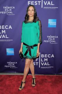 Famke Janssen feet photo thumbnail