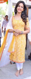 Rakul Preet Singh feet photo thumbnail