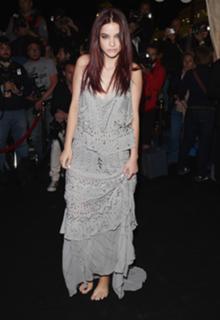 Barbara Palvin feet photo thumbnail
