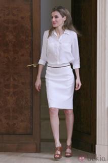 Queen Letizia of Spain feet photo thumbnail