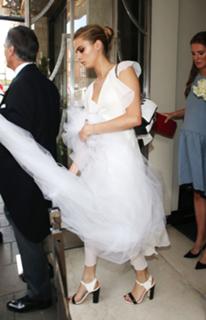 Cara Delevingne feet photo thumbnail