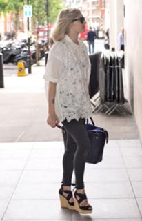 Fearne Cotton feet photo thumbnail