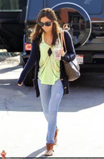 Ashley Tisdale feet photo thumbnail