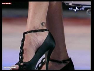 Belén Rodríguez feet photo thumbnail