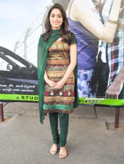 Tamannaah Bhatia feet photo thumbnail